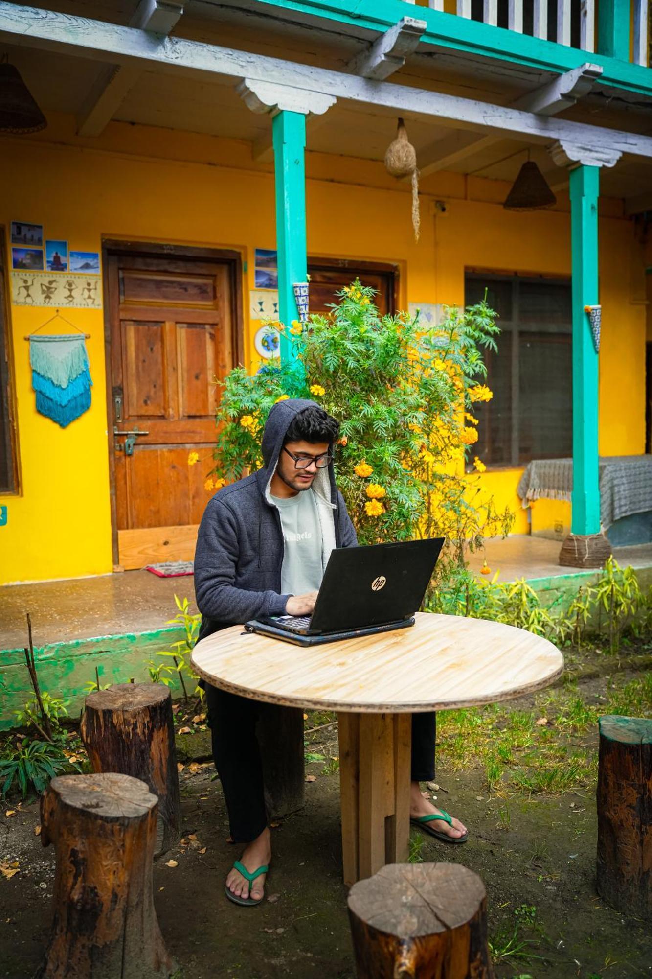 Yaarana Stay & Cafe, Vashisht, Manali Bagian luar foto