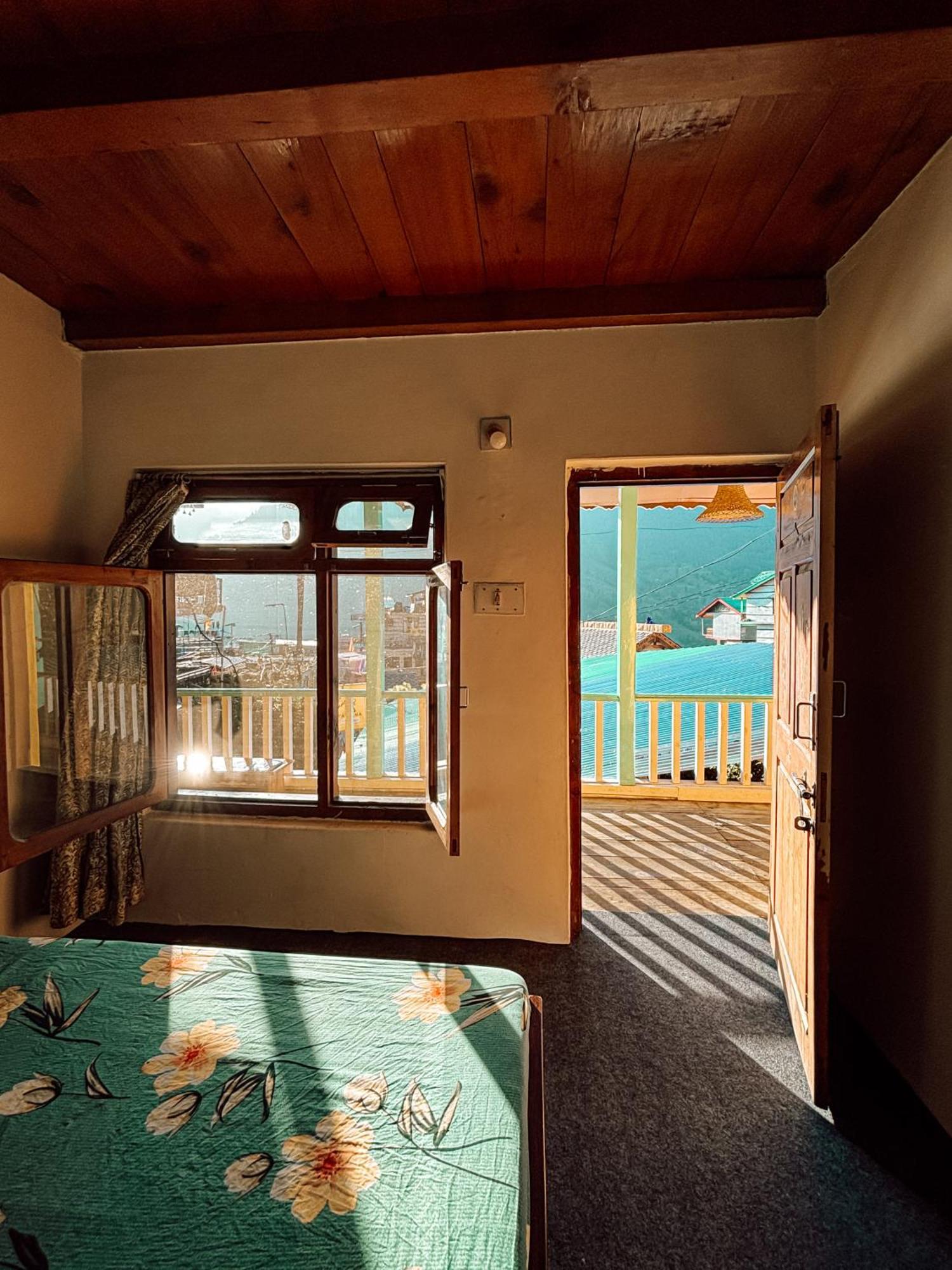 Yaarana Stay & Cafe, Vashisht, Manali Bagian luar foto