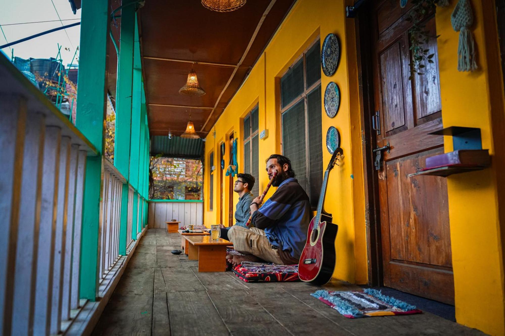 Yaarana Stay & Cafe, Vashisht, Manali Bagian luar foto